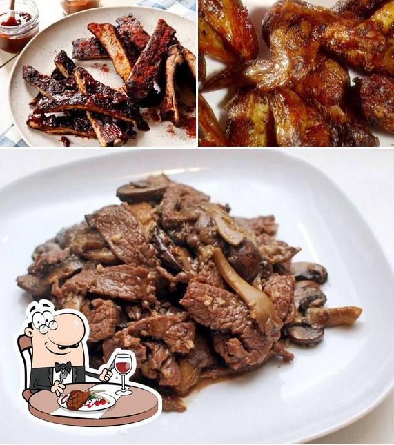 Попробуйте блюда из мяса в "East Chinese"