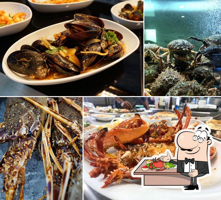 Try out seafood at Frutos Mar