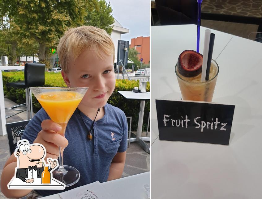 Goditi qualcosa da bere a Spritz Café