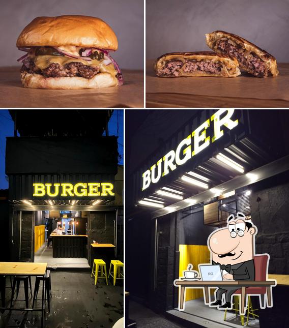 Esta é a ilustração apresentando interior e comida no The Vila Burger