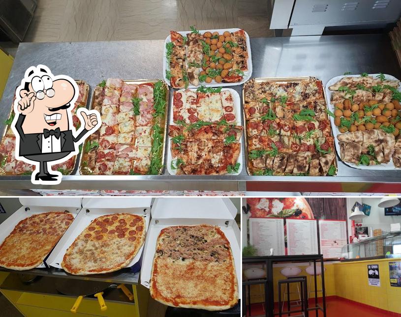 La foto della interni e cibo di Pizzeria DA MICHELE