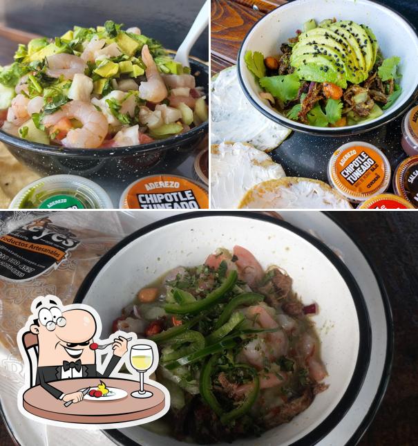 Comida en Cevichero 21 - Sucursal Abasolo