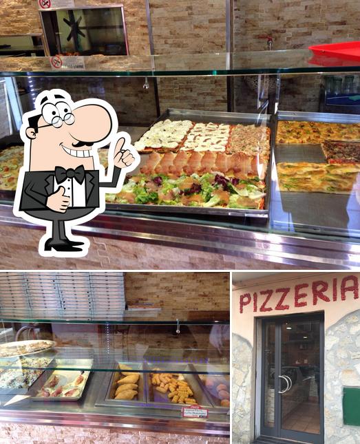 Guarda la foto di Pizzeria Rosticceria Pietro