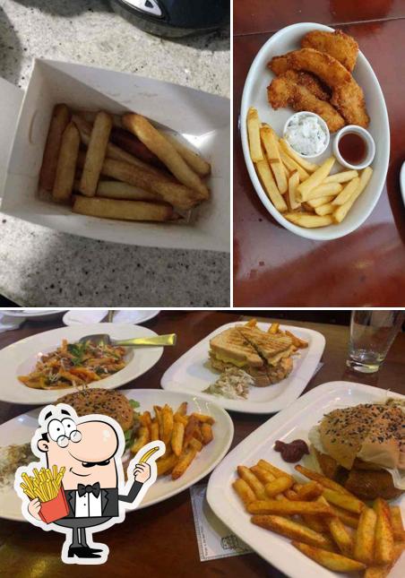 Order fries at Smoke House Deli BKC