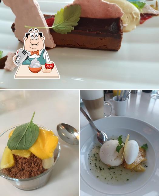 Brygga 11 Stord serves a selection of desserts