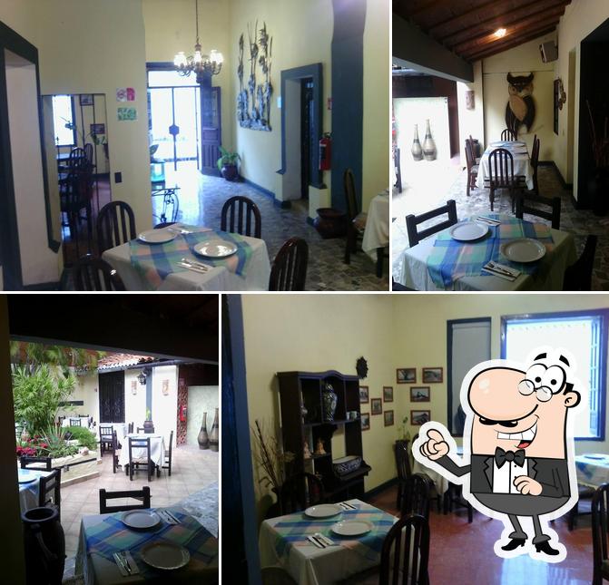 The interior of Restaurant Mariscos Bahía