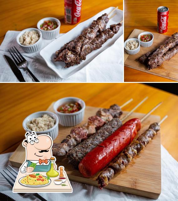 O Churrasco Nu Palitto se destaca pelo comida e bebida