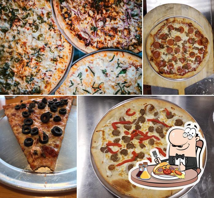 Elige una pizza en Mario’s Eastside Pizza