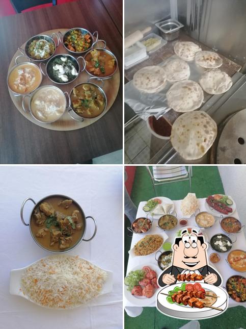 Food at HIMALAYA Indien et pakistanais restaurant