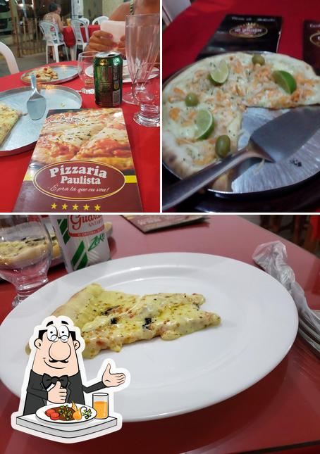 Comida em Pizzaria Paulista