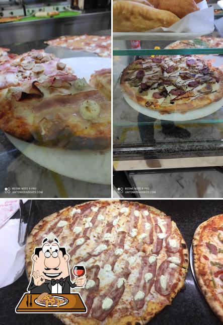 Prenditi una pizza a Pizzeria Ciao Ciao