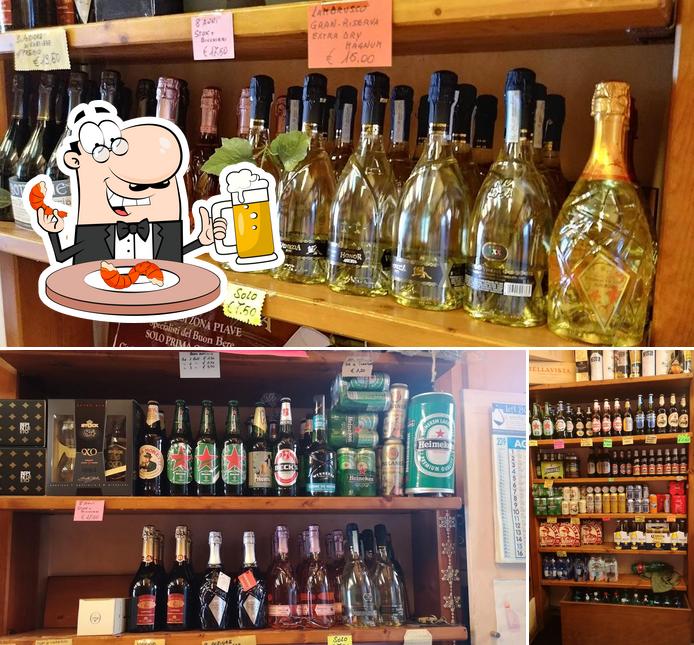 Puoi goderti un rinfrescante bicchiere di birra chiara o scura