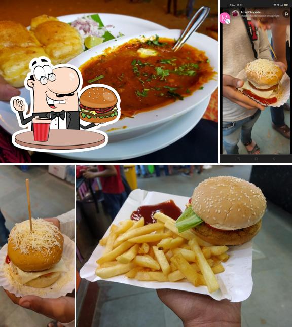 Try out a burger at Food Stalls On Juhu Chowpatty