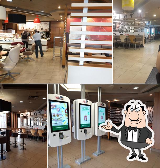 Installez-vous à l'une des tables de McDonald's