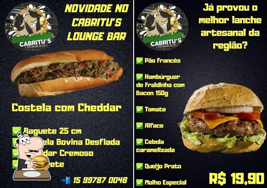 Peça um hambúrguer no Cabritus Lounge Bar