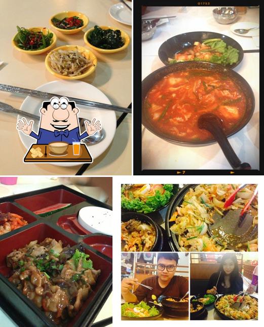 Еда в "Korea Bap"