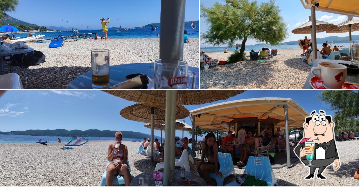 Questa è la immagine che raffigura la bevanda e cibo di Surf bar