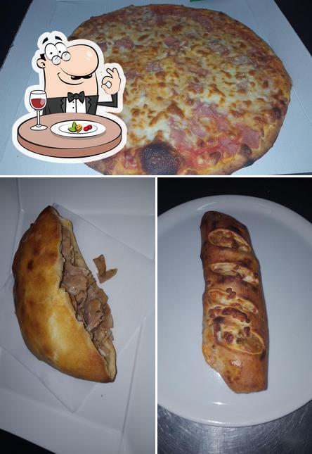 Еда в "LA ROGINA PIZZA"