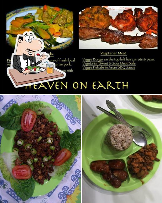 Comida en Heaven On Earth Vegetarian Center