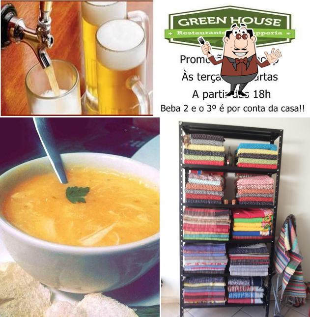 A imagem do GREEN CAFE’s comida e cerveja
