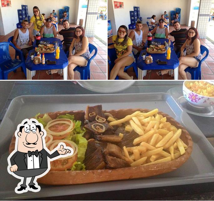 Entre diferentes coisas, interior e comida podem ser encontrados a Restaurante Esplanada