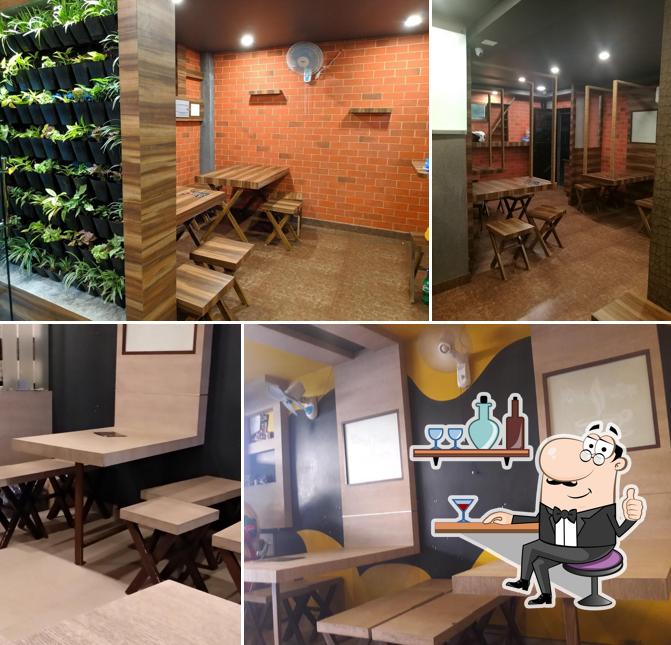 The interior of Hot Grillz