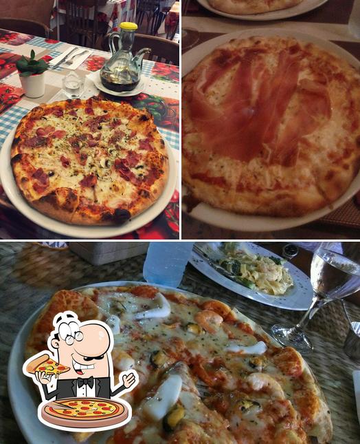 Prueba una pizza en Pizzería Napoli Carihuela