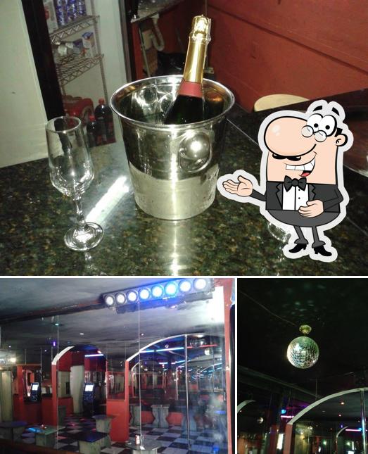Look at this image of Corte Scotch Bar