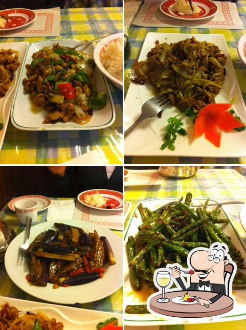 Food at Restaurant Niu Kee