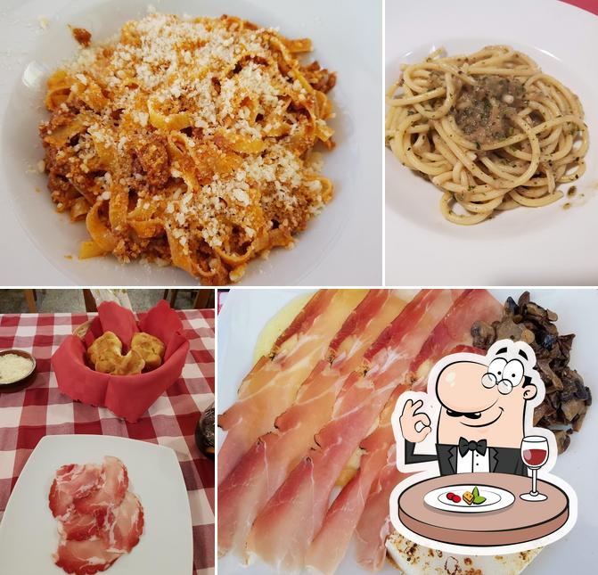 Platti al TRATTORIA AI DUE MORI DI CANCELLIER ELENA