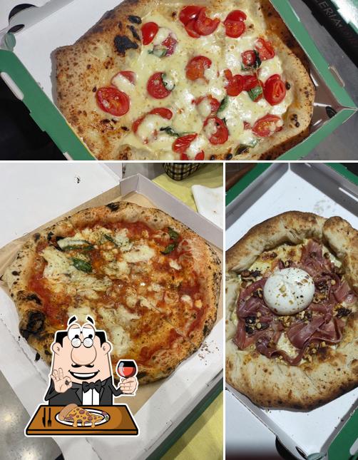 Scegli una pizza a PIZZERIA TORTORIELLO