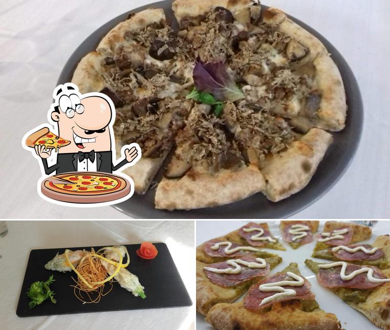 A Ristorante La Voce del Mare, puoi prenderti una bella pizza