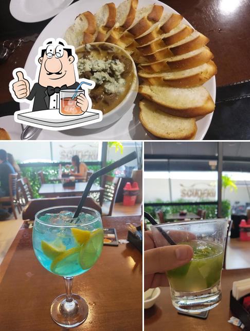 O Scuderia Restaurante se destaca pelo bebida e cidadãos