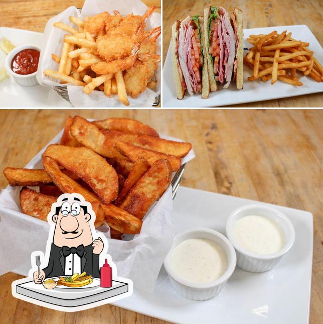 Order fries at Warriors Bar & Grill – Elk Valley Casino