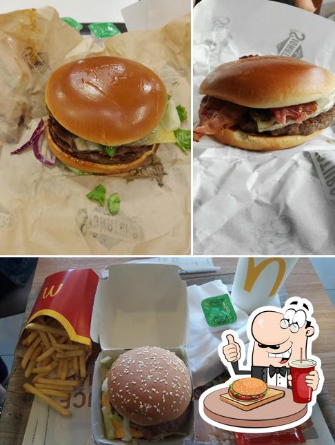 Commandez un hamburger à McDonald's