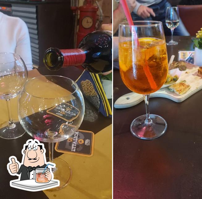 Prenditi un drink dal menu