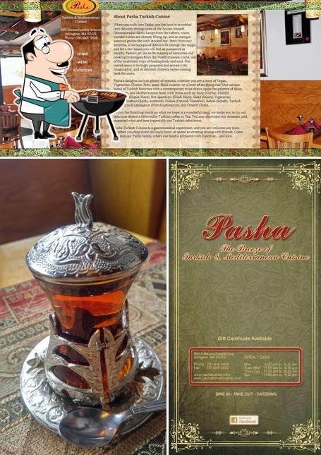 Vea esta foto de Pasha Turkish Cuisine