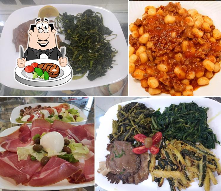 Prenditi i un pasto a base di carne a Risto Bar "53"