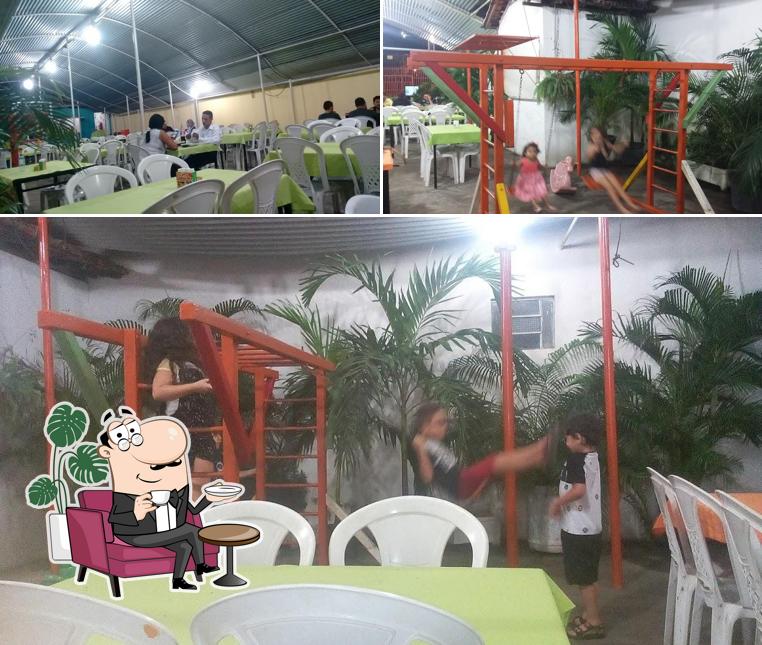 Veja imagens do interior do Pizza Lenha