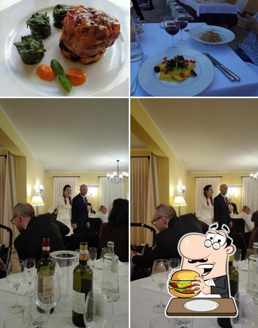 Prova un hamburger a Albergo Villa del Poeta - Ristorante Il Canzoniere