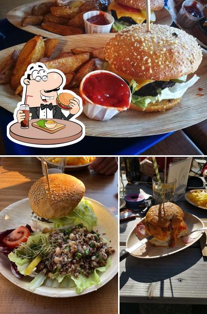 Prova un hamburger a Badmeister Sommer Lounge