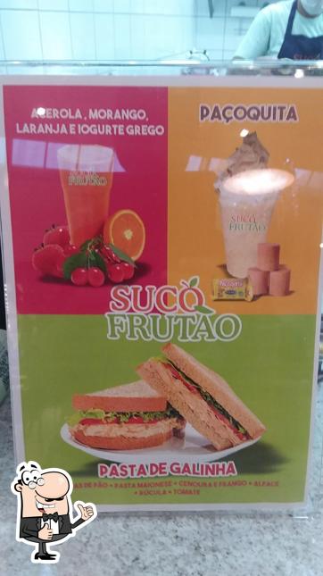 Look at this picture of Suco Frutão