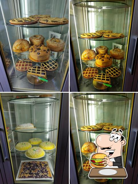 Ordina un hamburger a Forno pasticceria Milloni