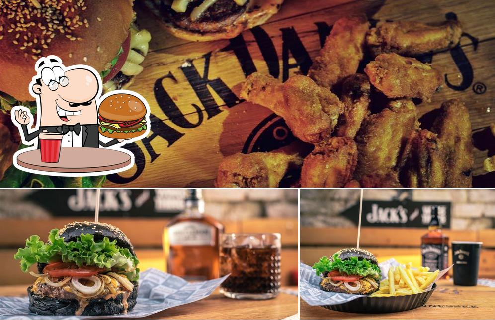 Ordina un hamburger a Jack's Wings & Things