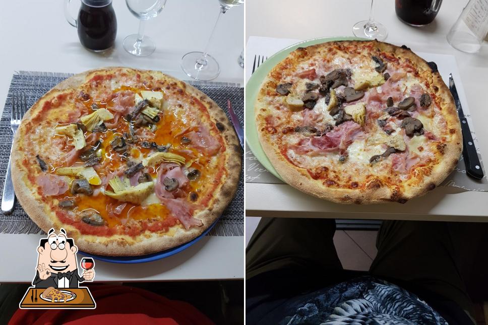 A la Piazzetta, puoi prenderti una bella pizza