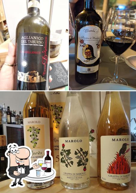 Compagnia del buon vino sert des boissons alcoolisées