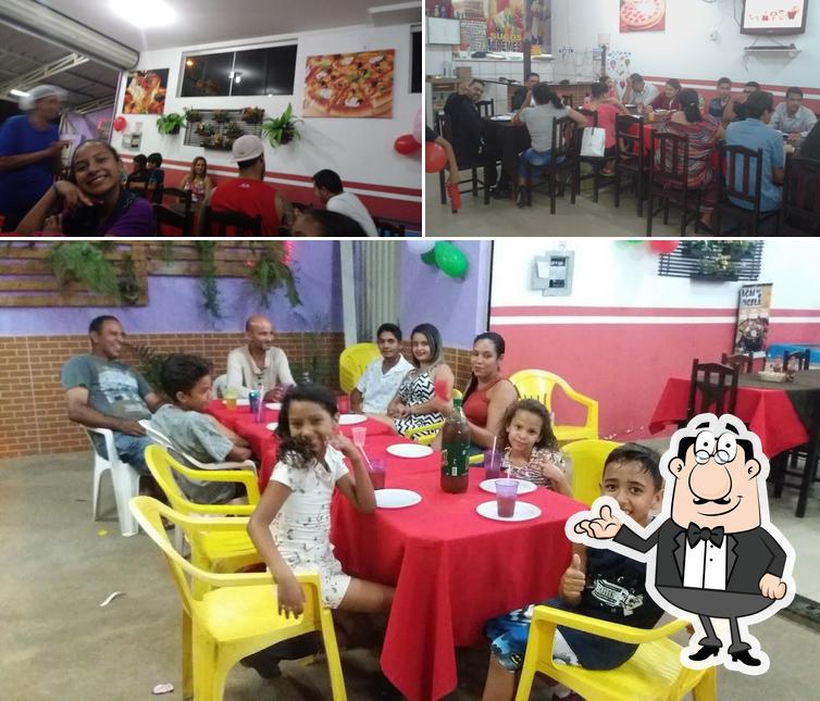 Veja imagens do interior do Family Pizzas e Sanduíches