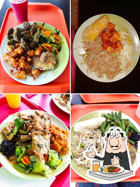 Еда в "Restaurante Kuan Shin Yin"