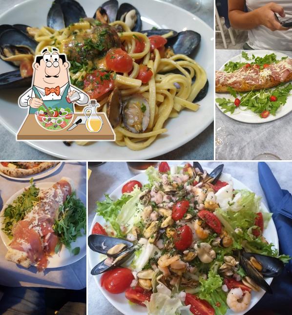 Insalata greca al Ristorante Pizzeria "Molo Beverello"