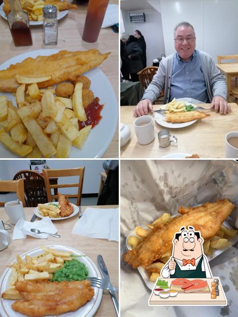 Pescado y patatas fritas en Knott End Chippy